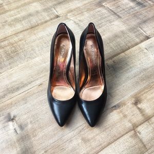 Black leather BCBGeneration Cielo heels - size 7
